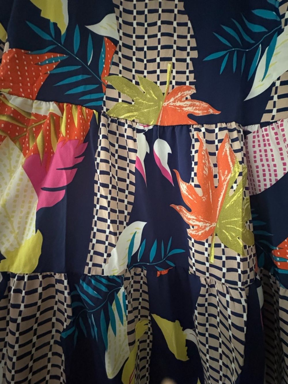 New Colorful Hawaiian Print Long Sleeve v Neck Baby Doll Tiered Dress. Size XL - Picture 4 of 8